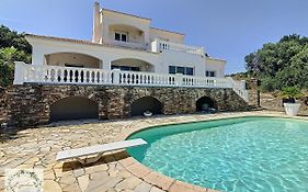 Seaview Villa Marlau